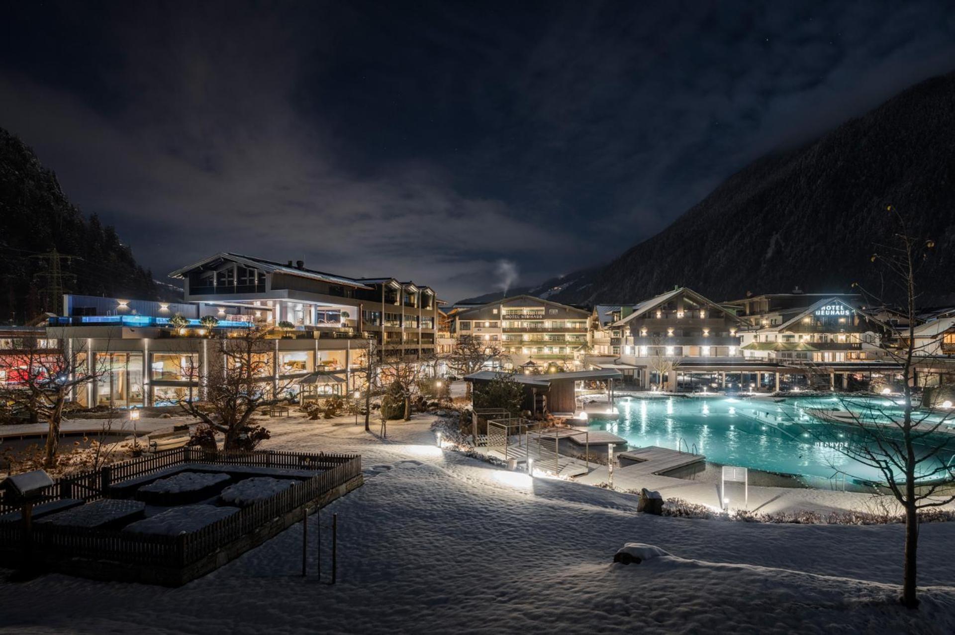 Neuhaus Zillertal Resort ไมย์อาโฮเฟิน ภายนอก รูปภาพ