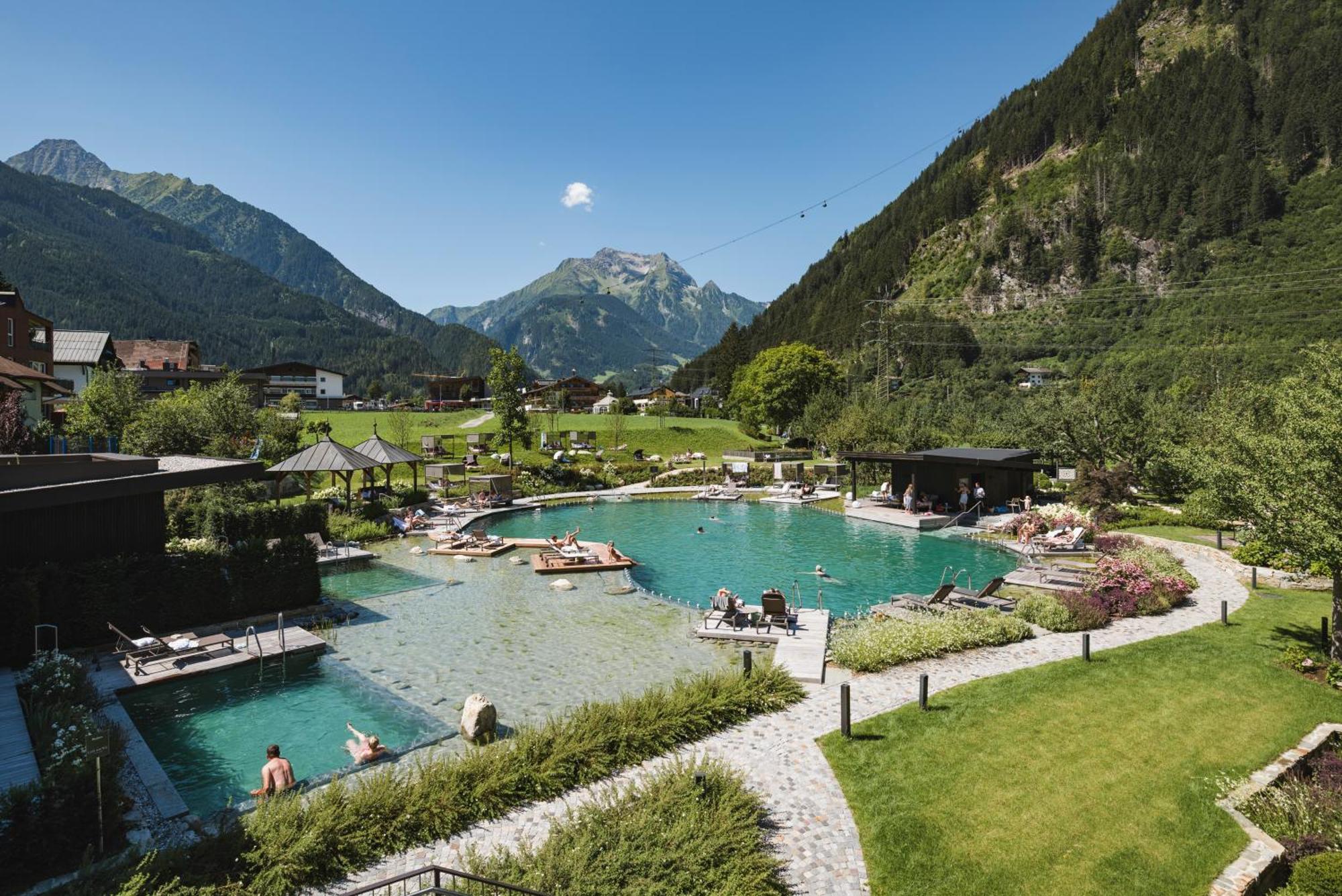 Neuhaus Zillertal Resort ไมย์อาโฮเฟิน ภายนอก รูปภาพ