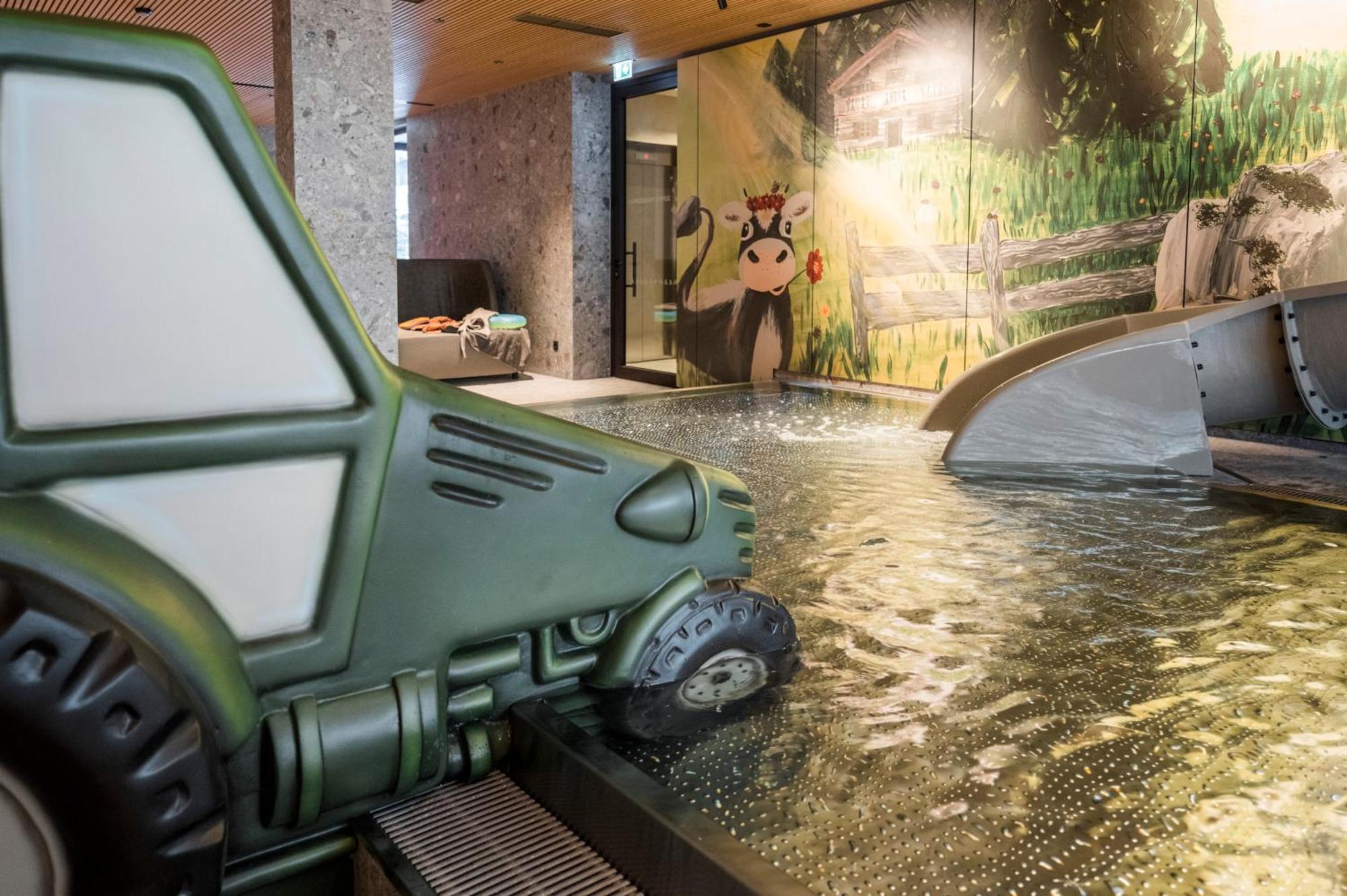 Neuhaus Zillertal Resort ไมย์อาโฮเฟิน ภายนอก รูปภาพ