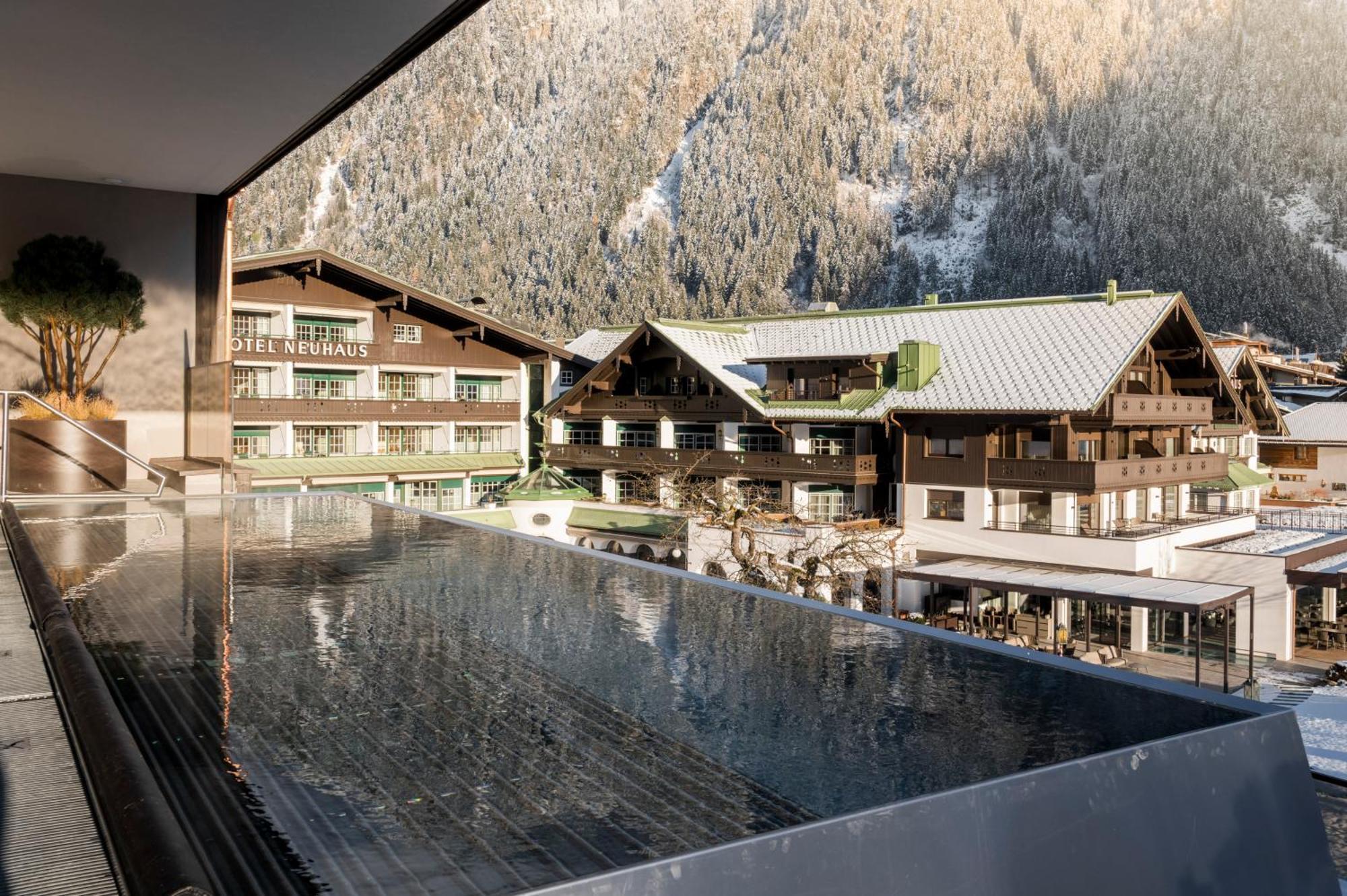 Neuhaus Zillertal Resort ไมย์อาโฮเฟิน ภายนอก รูปภาพ
